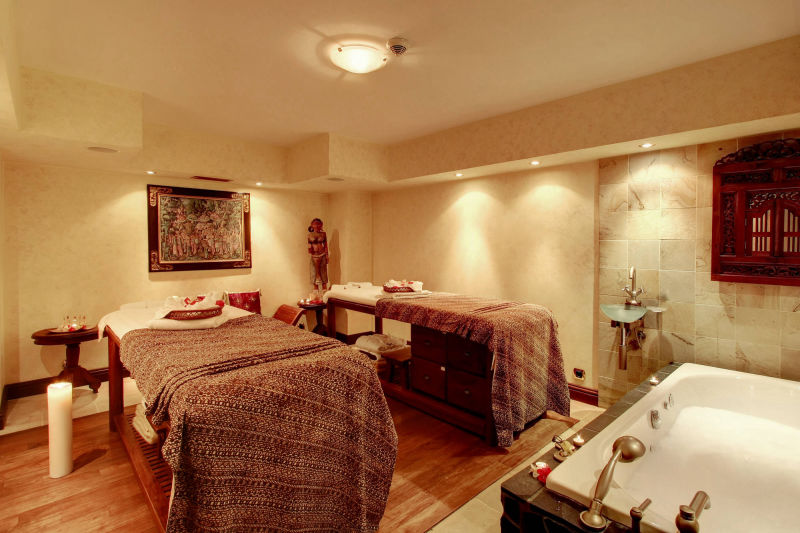Couple massage room with two beds